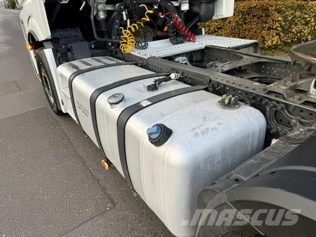 Mercedes-Benz Actros 1845 StreamSpace / Euro 6 Sattelzugmaschinen