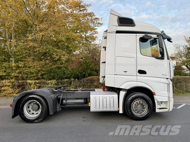 Mercedes-Benz Actros 1845 StreamSpace / Euro 6 Sattelzugmaschinen