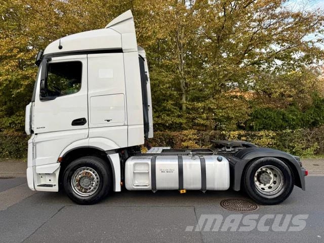 Mercedes-Benz Actros 1845 StreamSpace / Euro 6 Sattelzugmaschinen