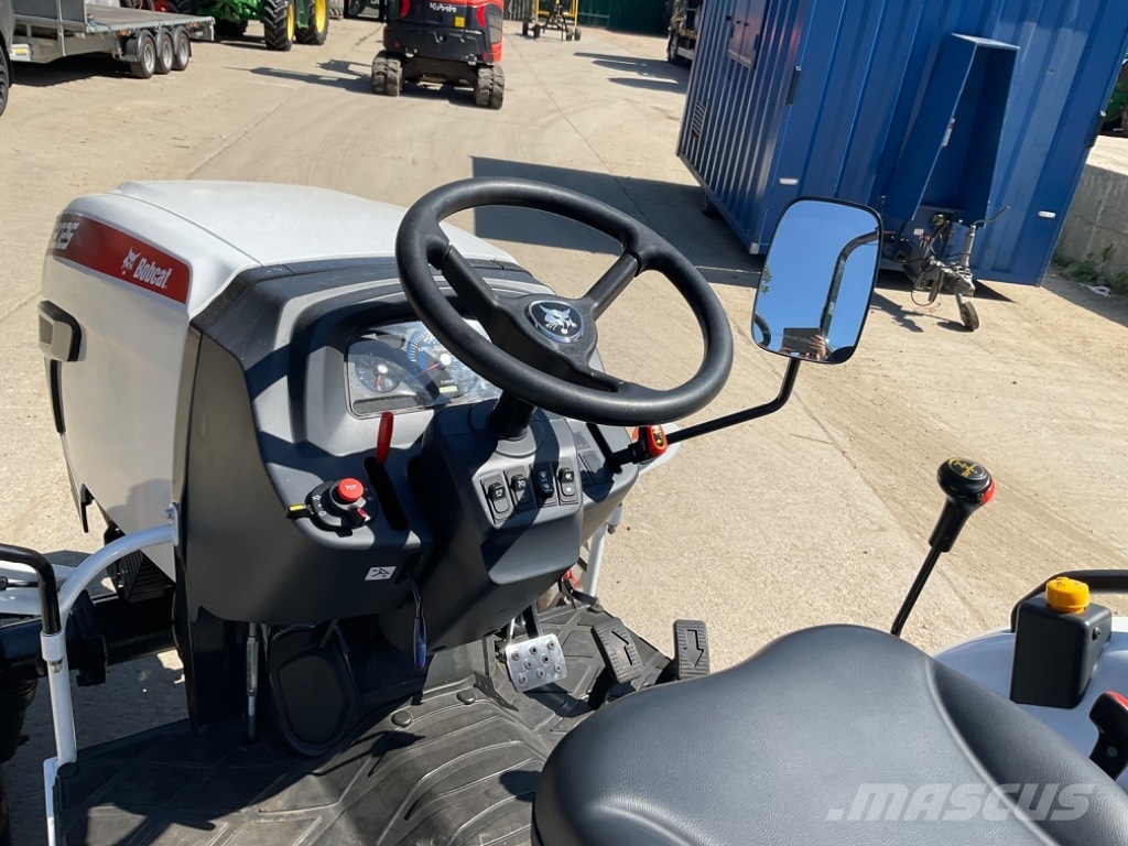 Bobcat CT 2025 Трактори