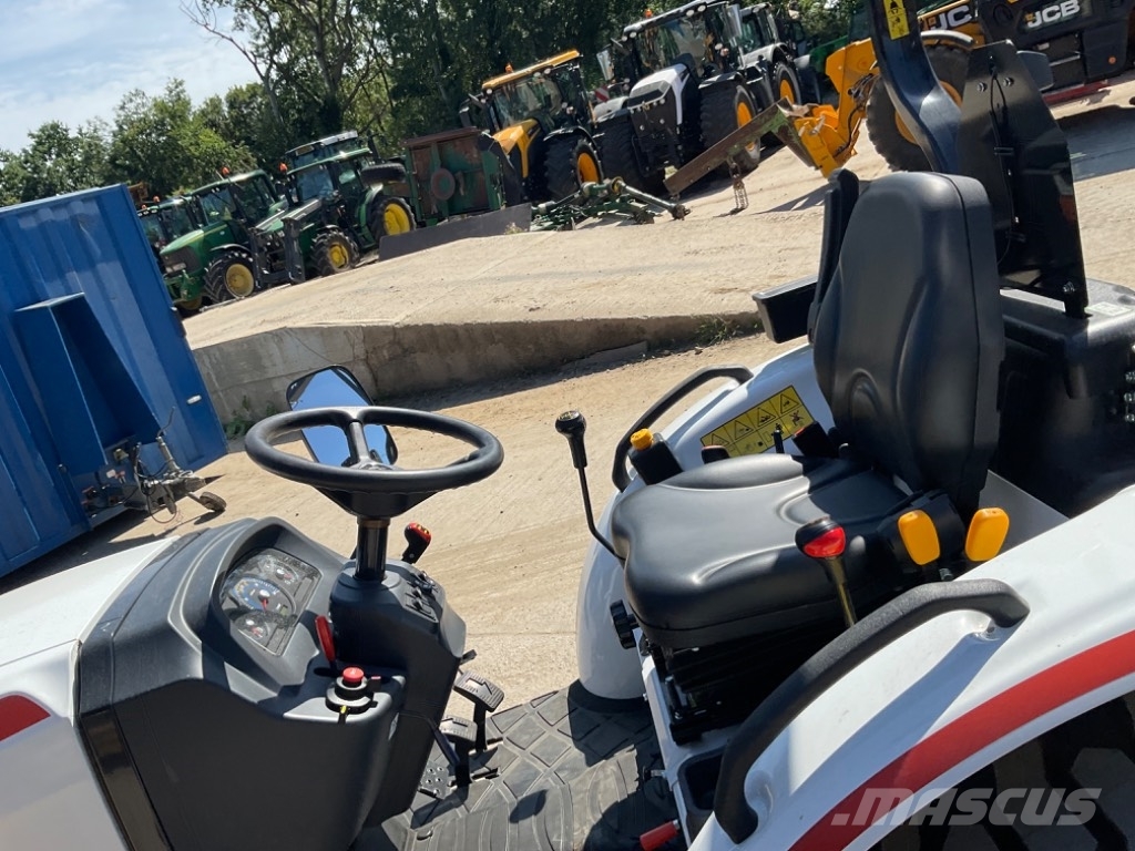 Bobcat CT 2025 Трактори