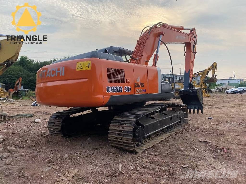 Hitachi ZX 200 대형 굴삭기 29톤 이상