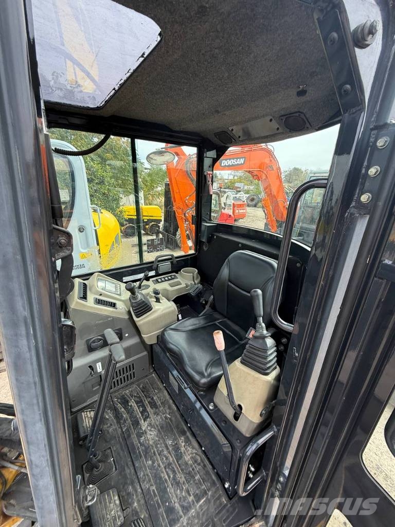 Yanmar Vio 35-6 حفارات صغيرة أقل من 7 طن (حفارات صغيرة)