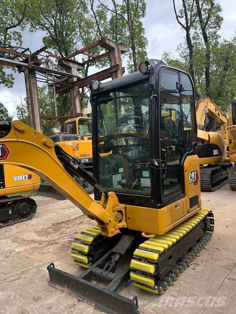 CAT 302 CR Minigrävare < 7t