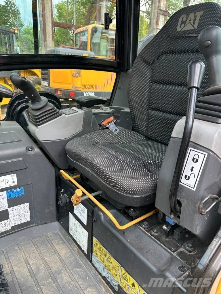 CAT 302 CR Minigrävare < 7t