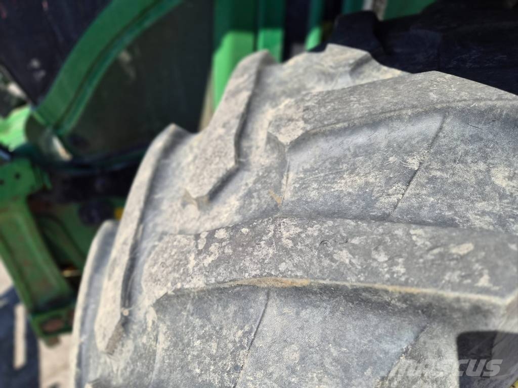 John Deere 6250 R الجرارات