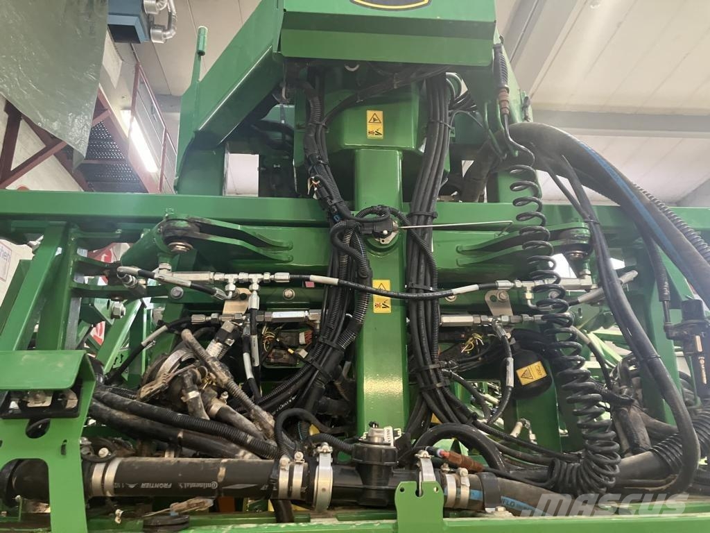 John Deere R962I ANHÄNGEFELDSPRITZE Haagispritsid