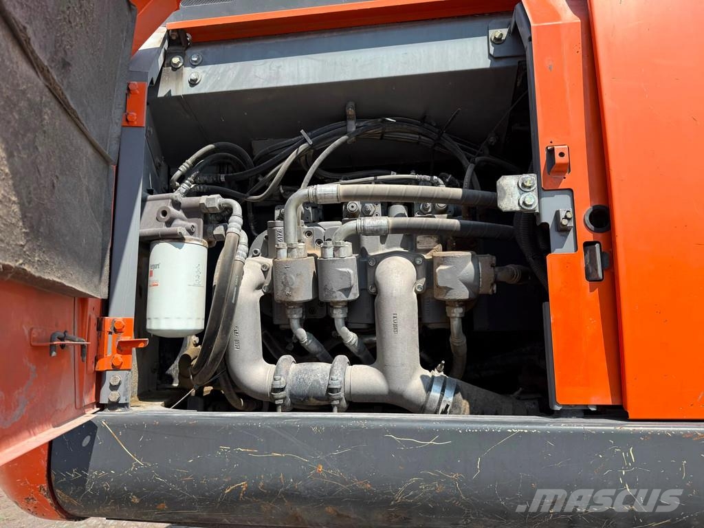 Hitachi ZX300LC-6 Escavadeiras de esteiras