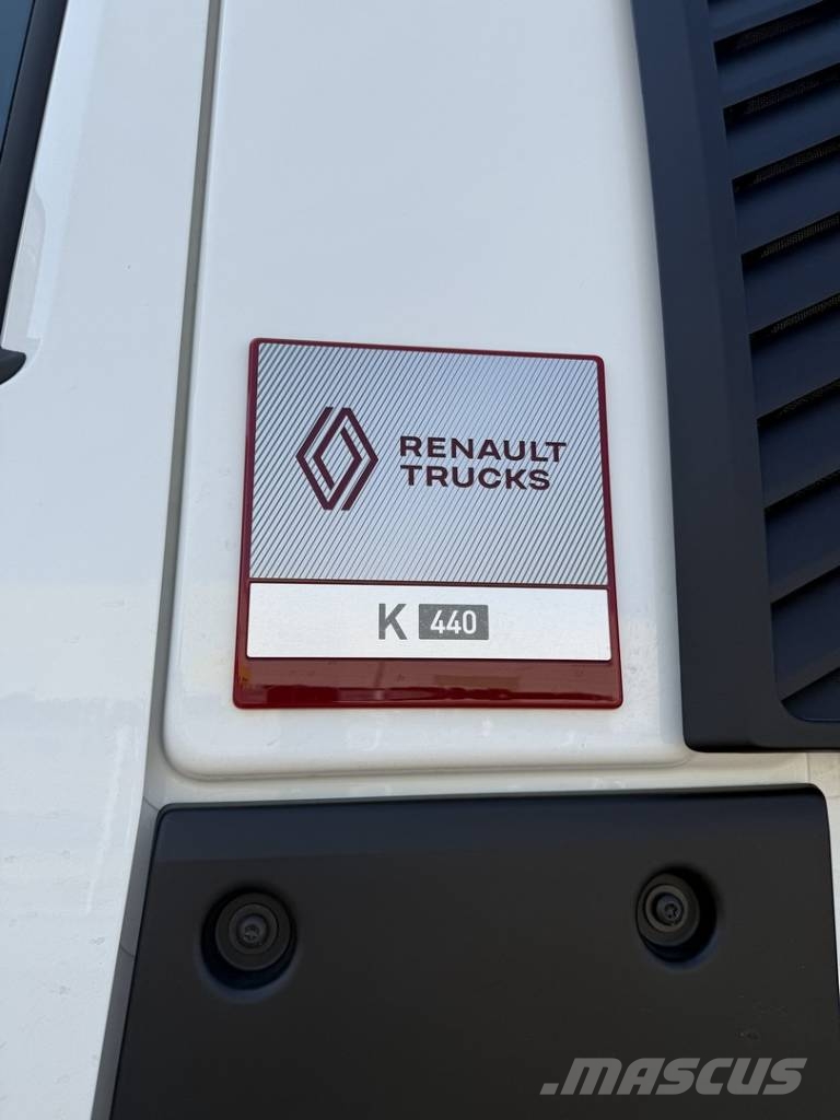 Renault K 440 Camiones grúa