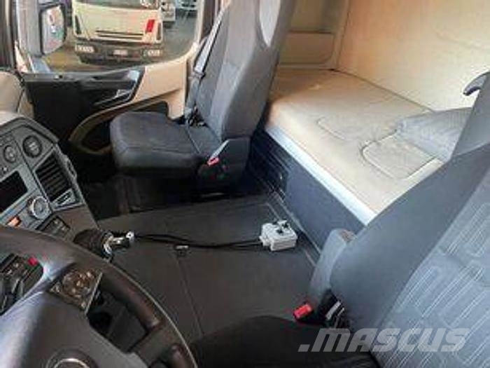 MB Trac Actros 1845 拖拉机/农用车