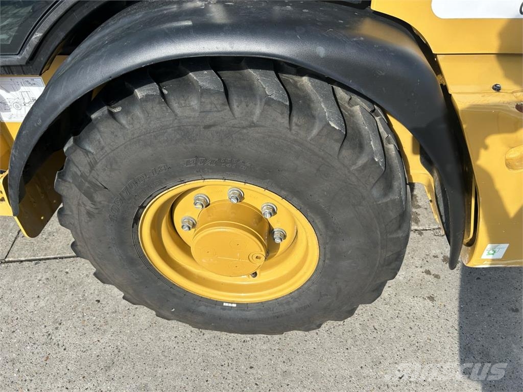 CAT 906 (9145) Univerzális rakodók