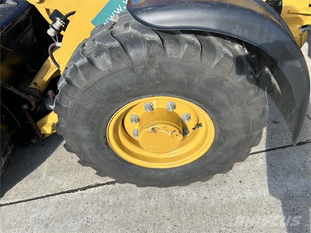 CAT 906 (9145) Univerzális rakodók