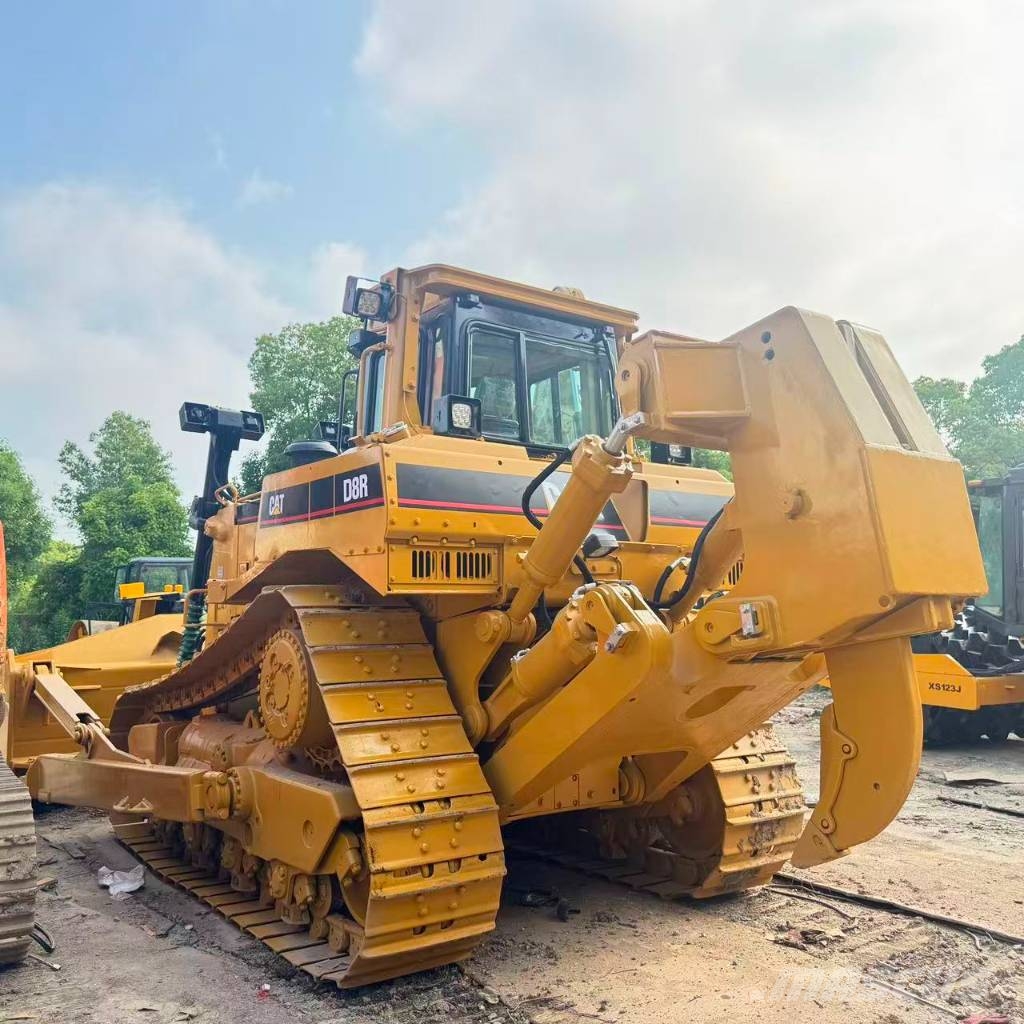 CAT D 8 R Buldožeri guseničari