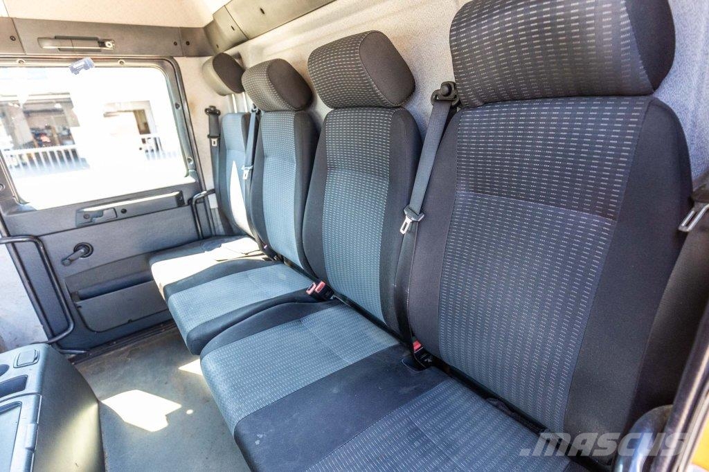 MAN TGL 12.180 BL -DOKA Camiones con caja de remolque