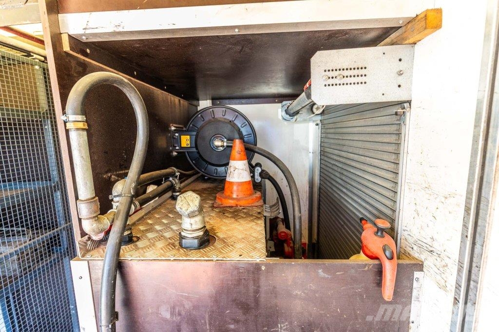MAN TGL 12.180 BL -DOKA Camiones con caja de remolque