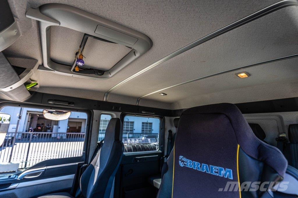 MAN TGL 12.180 BL -DOKA Camiones con caja de remolque