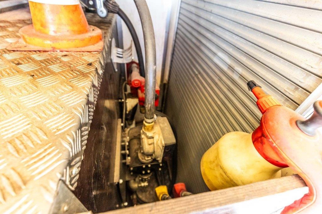 MAN TGL 12.180 BL -DOKA Camiones con caja de remolque