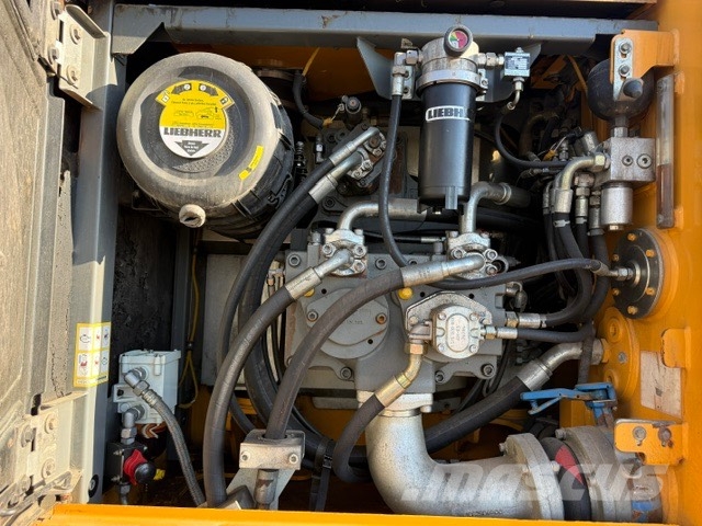 Liebherr R 946 Lánctalpas kotrók