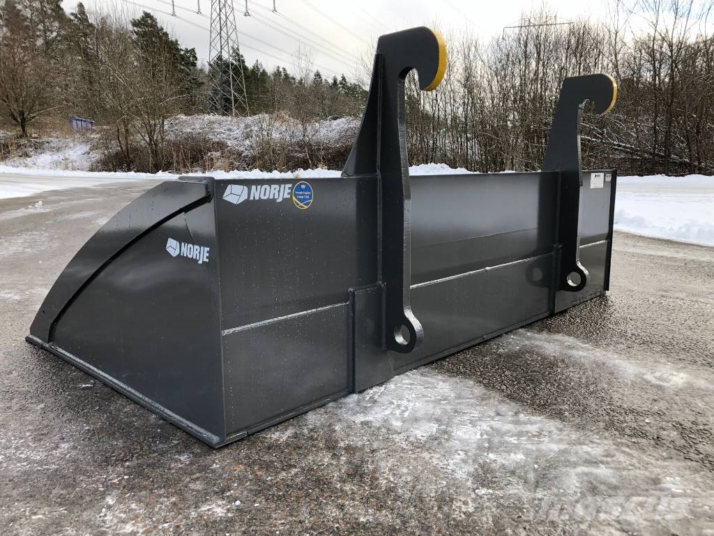 Norje Planeringsskopa Valfritt fäste 1500-2500mm bred Łyżki do ładowarek