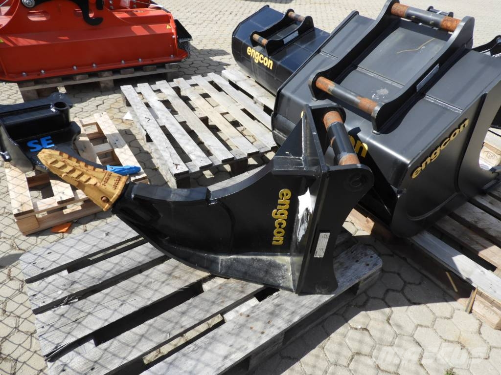 Engcon R15 Rivtand S60 Půdní rozrušovače