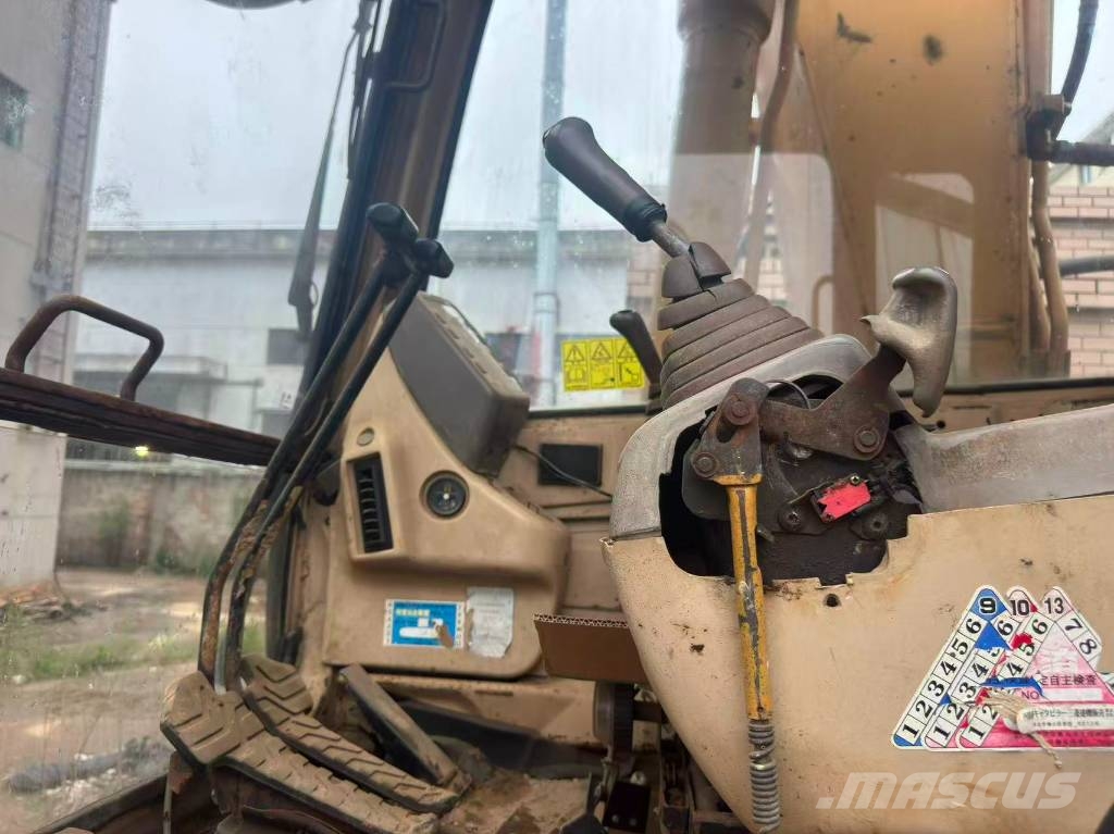 CAT 320BL 履带挖掘机