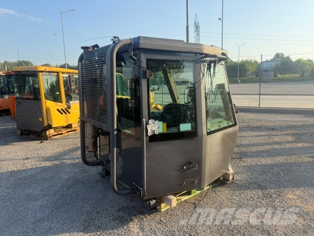 CASE 330 B USED CAB كابينة والداخلية