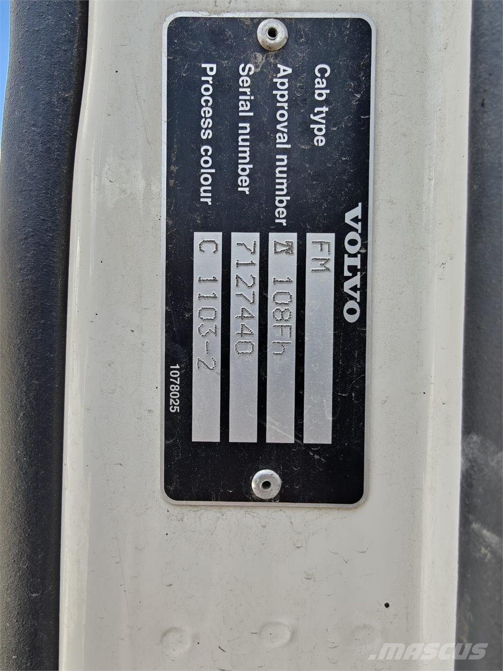 Volvo 440 6x2 Автокранове
