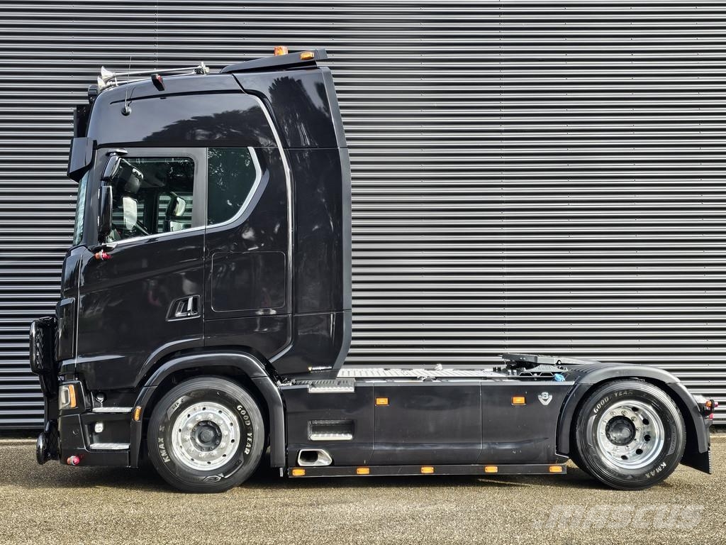 Scania S520 V8 4x2 / FULL AIR / RETARDER / PARKING COOLER Vilcēji