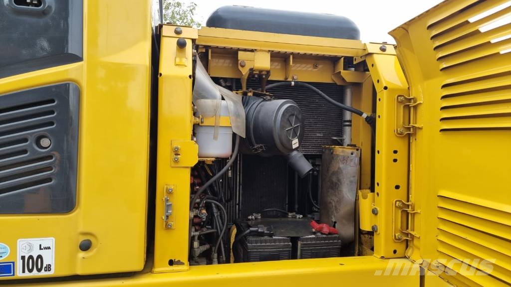 Komatsu PC 130-8 Bog Master Gravemaskiner på larvebånd