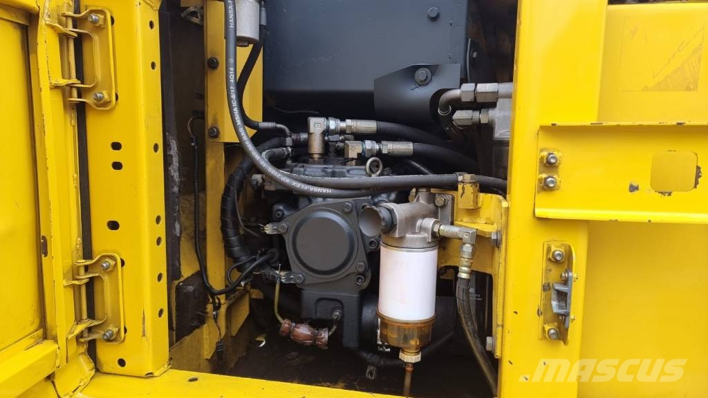 Komatsu PC 130-8 Bog Master Gravemaskiner på larvebånd