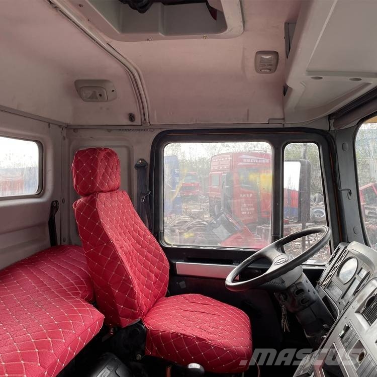 Shacman F3000 6x4 Savivarčių priekabų vilkikai