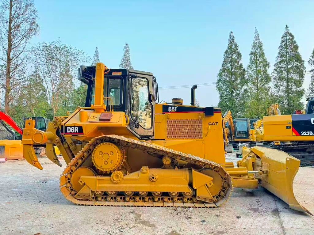 CAT D 6 R Pásové dozery