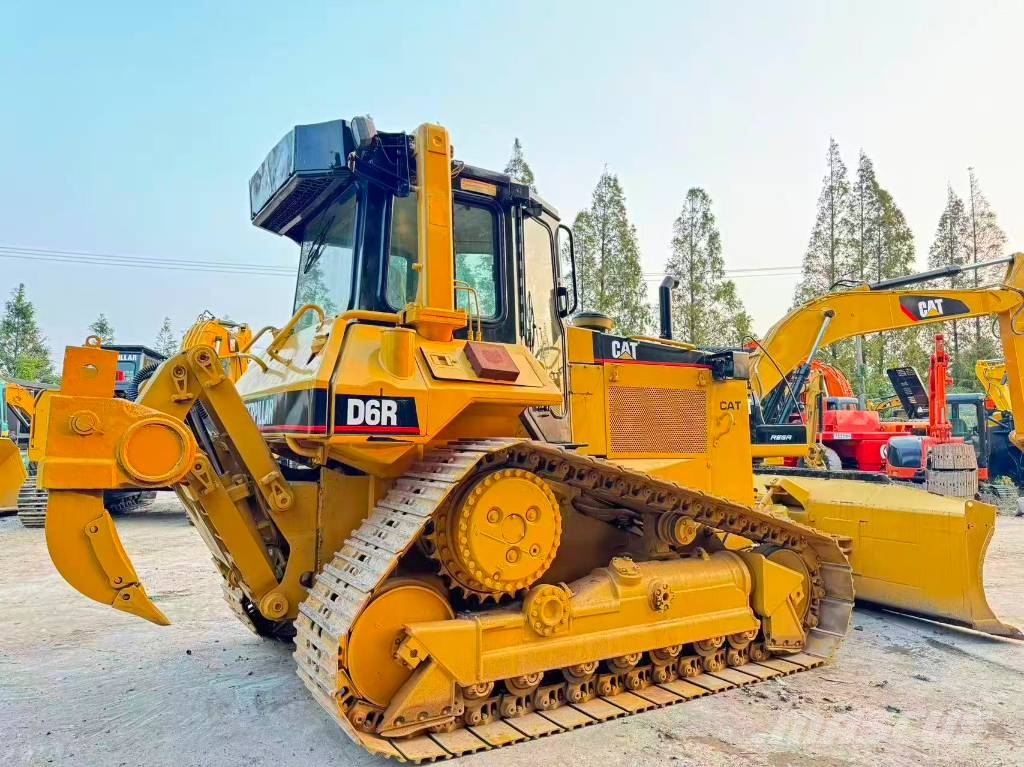 CAT D 6 R Pásové dozery