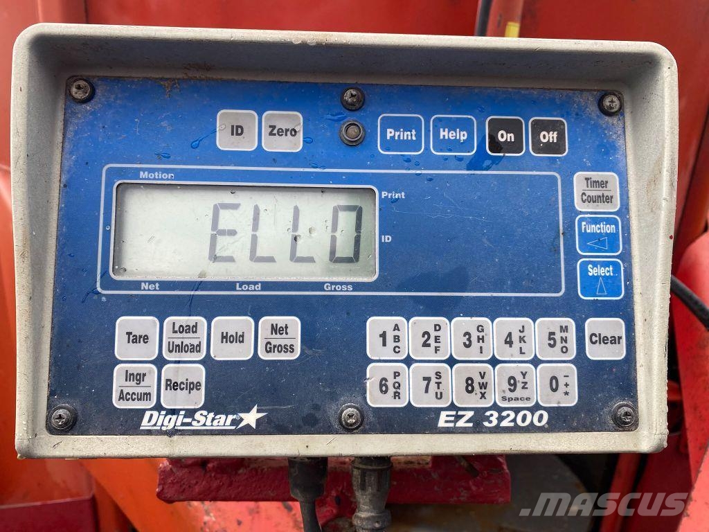 Trioliet Triomix 1-12 Feeders