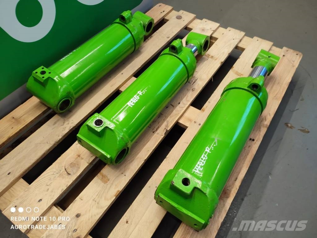 Merlo ROTO 45.21 bucket leveling cylinder MERLO ROTO 45. Hidraulika