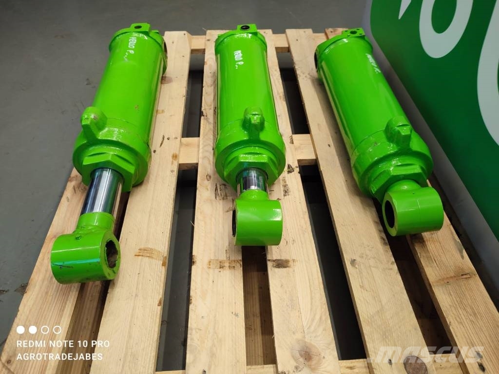 Merlo ROTO 45.21 bucket leveling cylinder MERLO ROTO 45. Hidraulika
