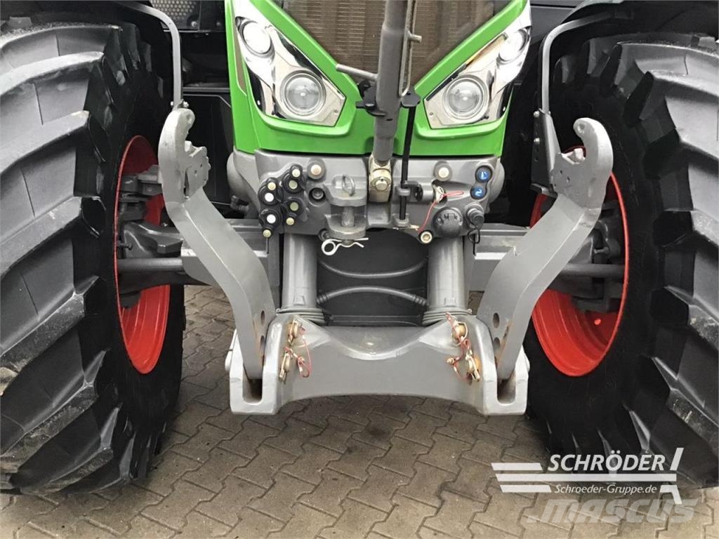 Fendt 824 S4 PROFI PLUS Tractors