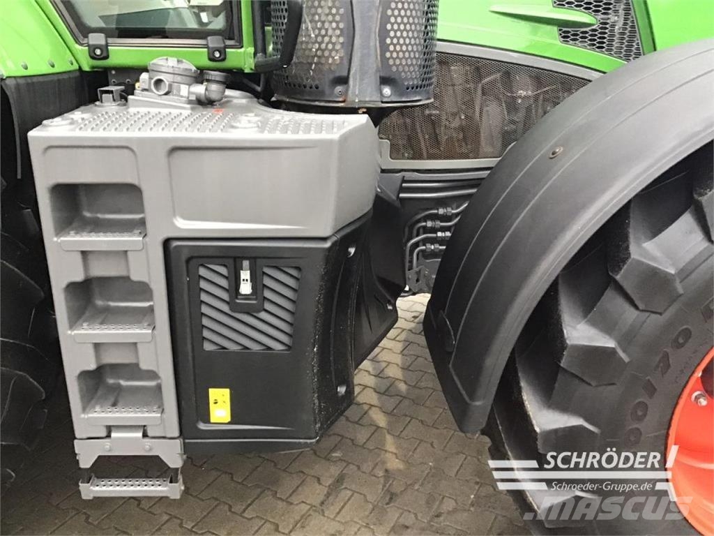 Fendt 824 S4 PROFI PLUS Tractors
