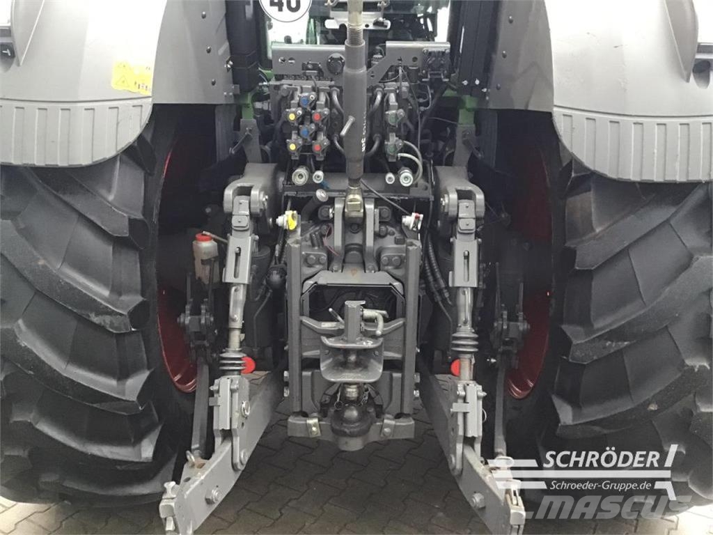 Fendt 824 S4 PROFI PLUS Tractors
