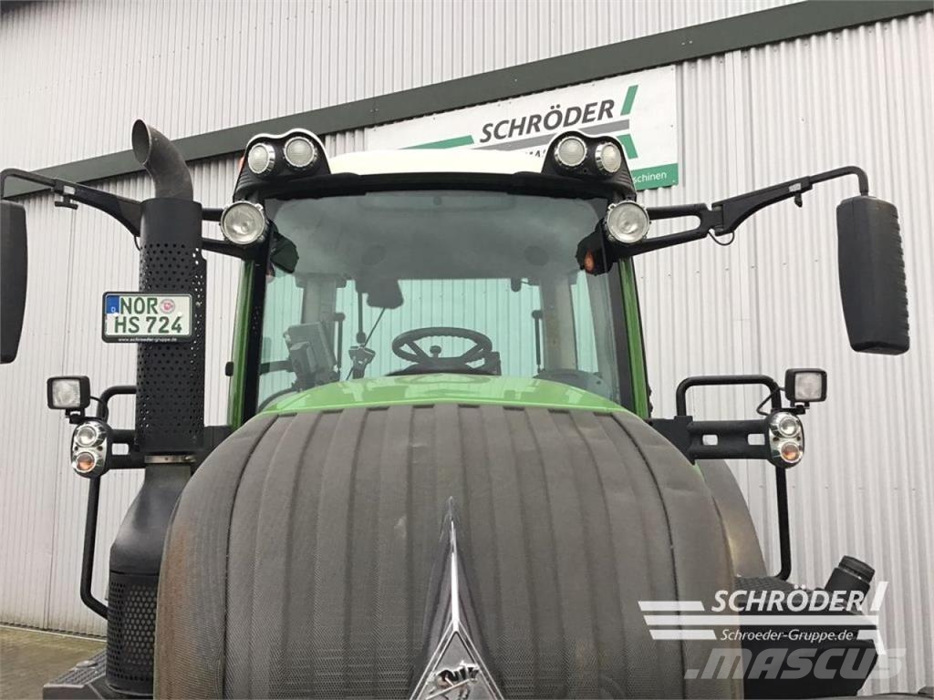 Fendt 824 S4 PROFI PLUS Tractors