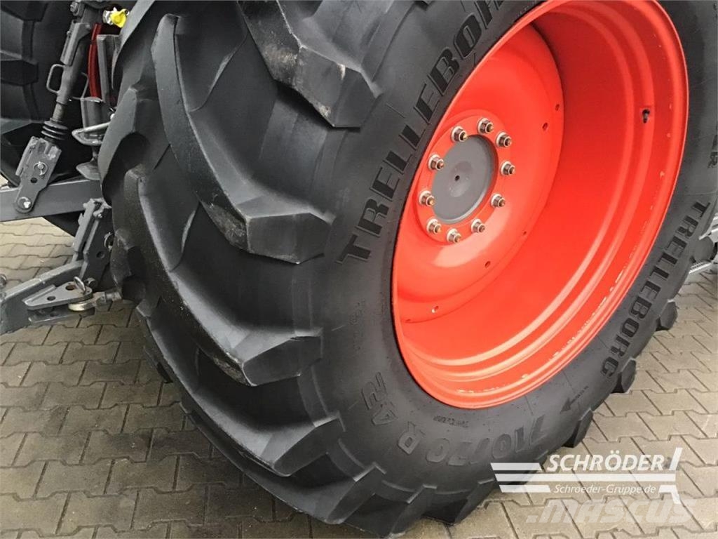 Fendt 824 S4 PROFI PLUS Tractors