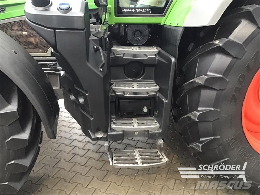 Fendt 824 S4 PROFI PLUS Tractors