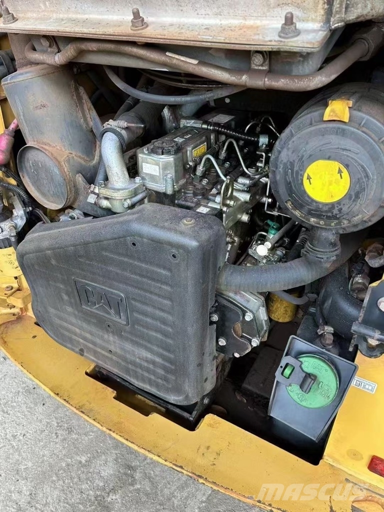 CAT 246 C skid steer loader Мини-погрузчики