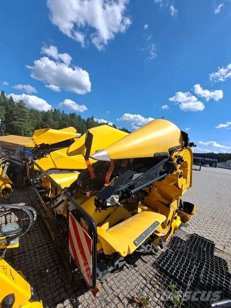 New Holland 980CF 6R 75 Otros equipos para cosecha