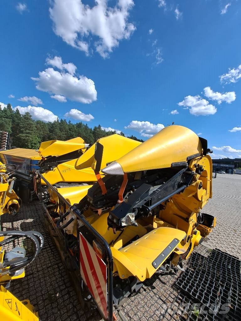 New Holland 980CF 6R 75 Otros equipos para cosecha