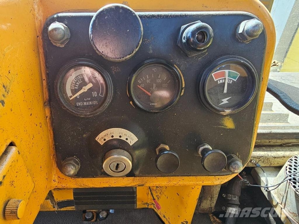 Komatsu D65P-6 بلدوزرات مجنزرة