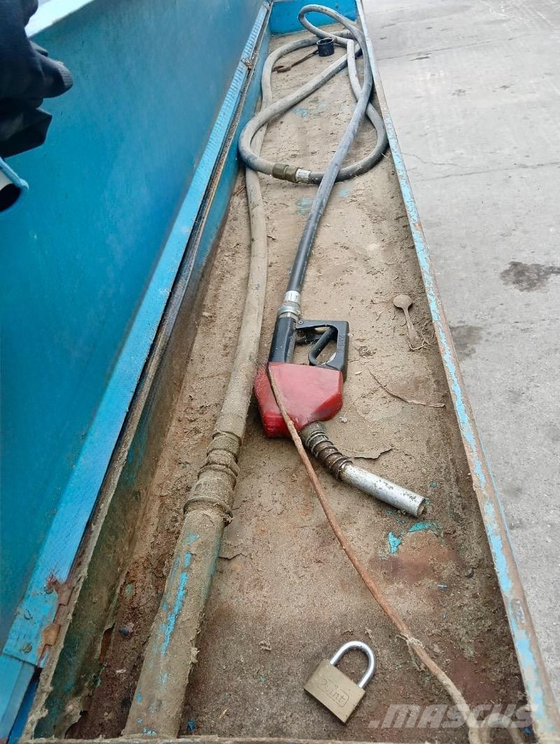 VEB Fahrzeugwerke Tankanhänger 2.700 Liter Žemės ūkis - Kita