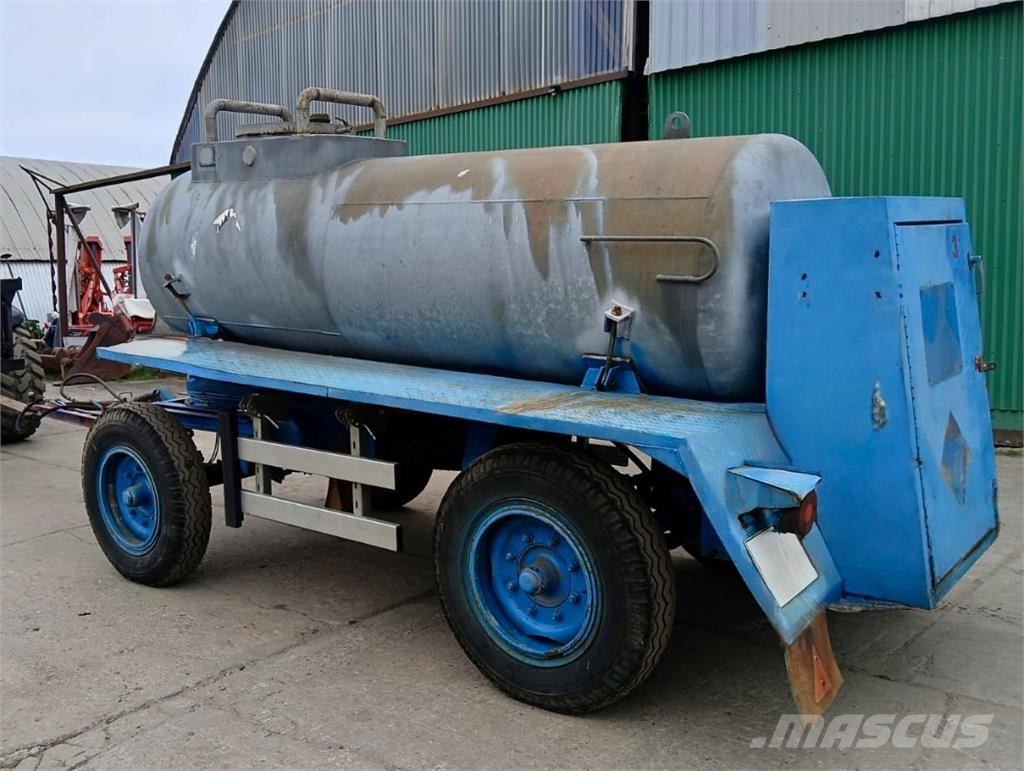 VEB Fahrzeugwerke Tankanhänger 2.700 Liter Žemės ūkis - Kita