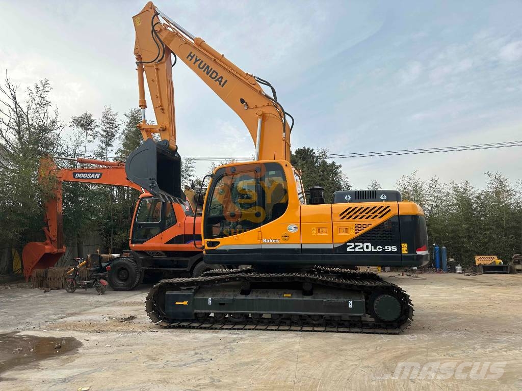 Hyundai 220 LC Raupenbagger