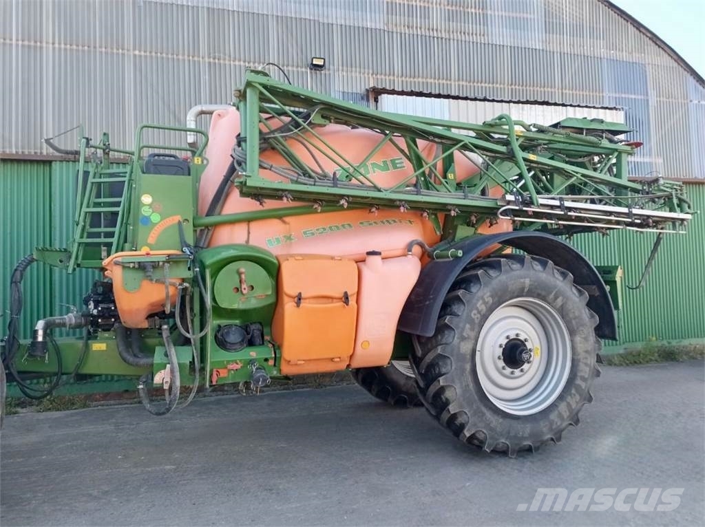 Amazone UX5200 - 18m/24m Pulverizadores arrastrados